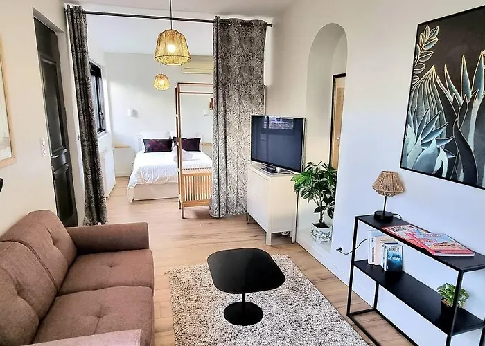Studio Chic & Garden - Parking - Wifi - Tv